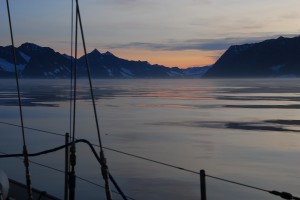 Nocny dryf u wejścia do Nansen Fiord